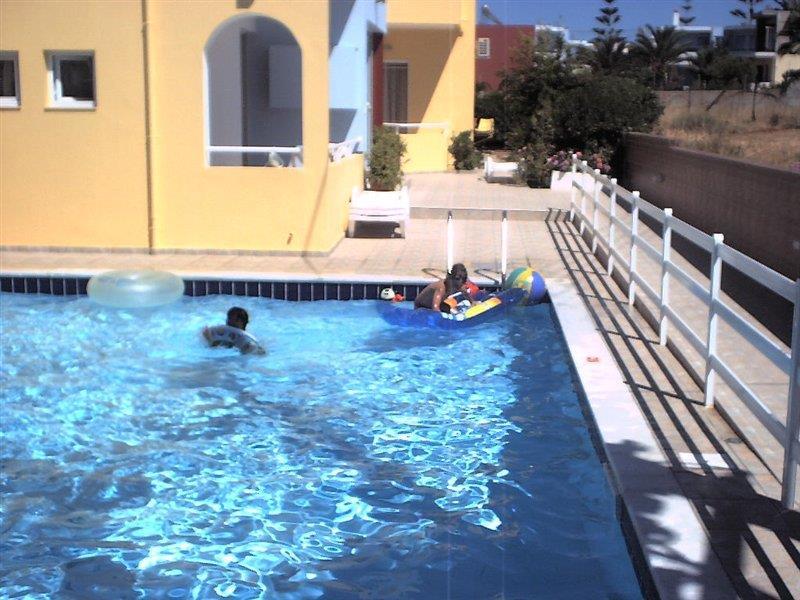 Dimitra Apartments Гувес Екстериор снимка