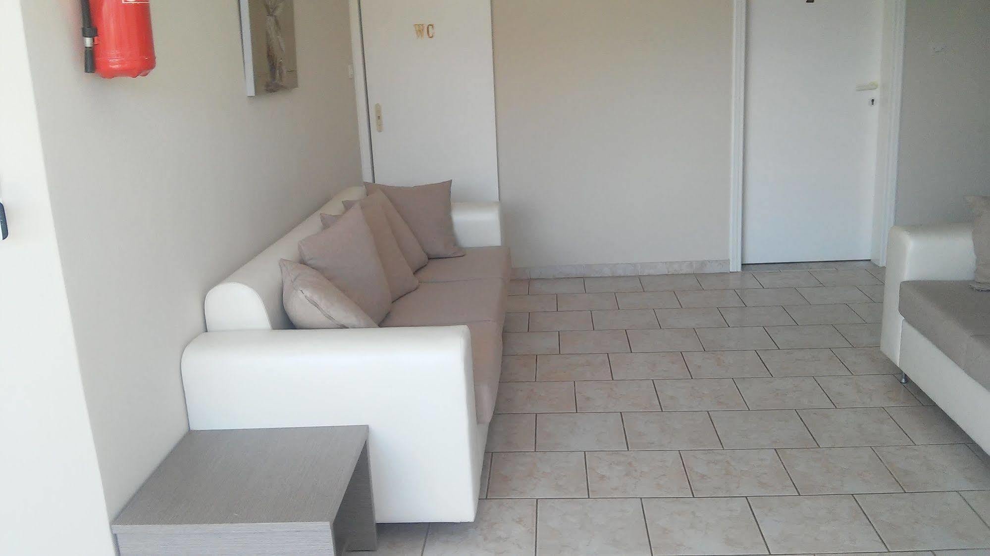Dimitra Apartments Гувес Екстериор снимка