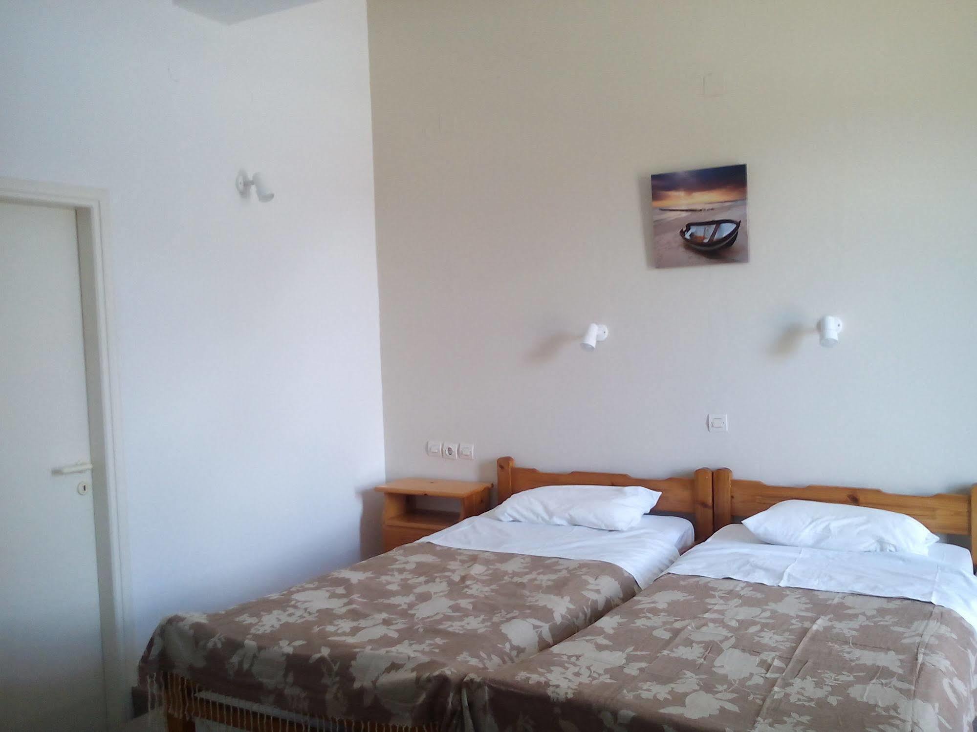 Dimitra Apartments Гувес Екстериор снимка