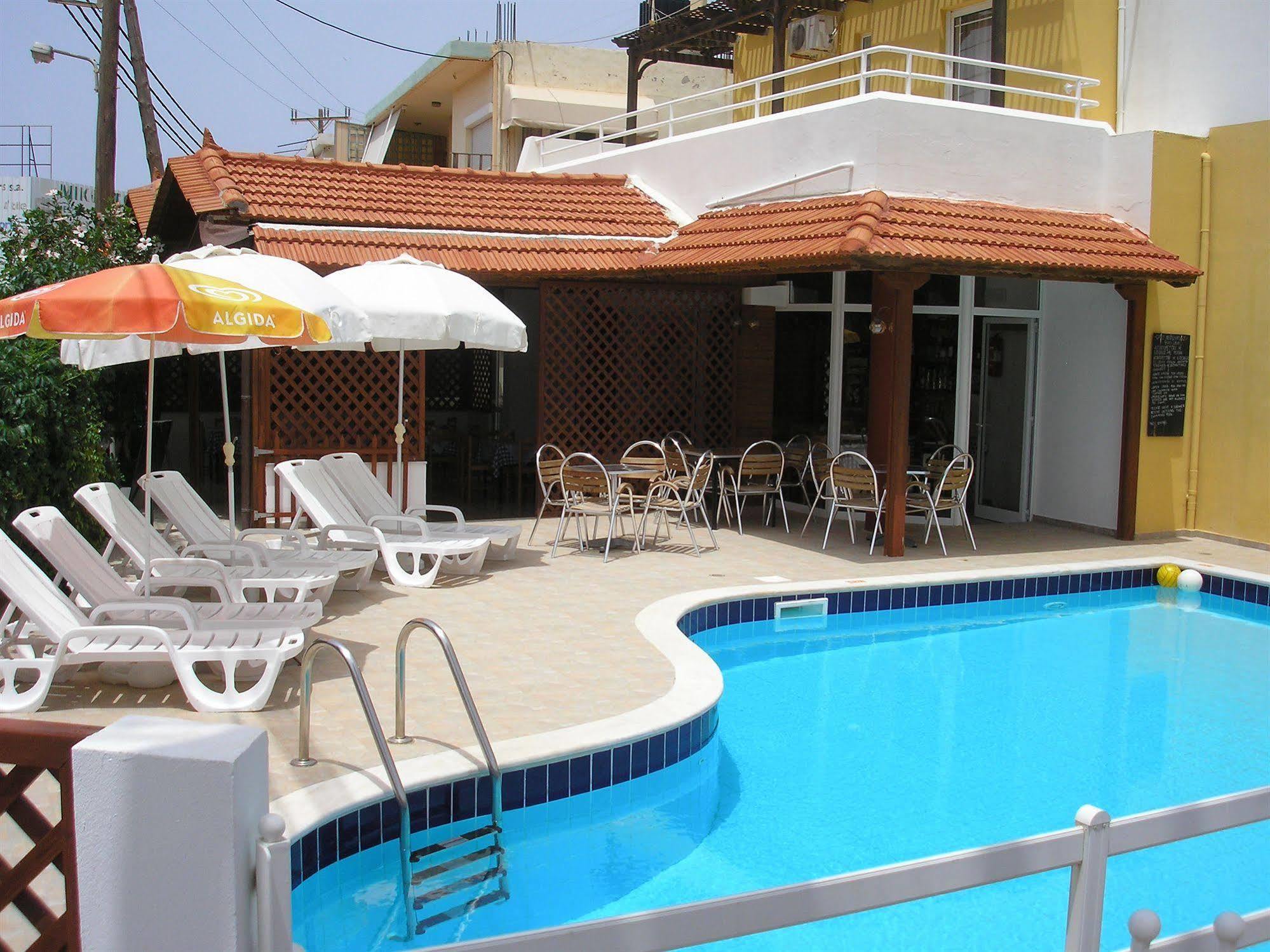 Dimitra Apartments Гувес Екстериор снимка