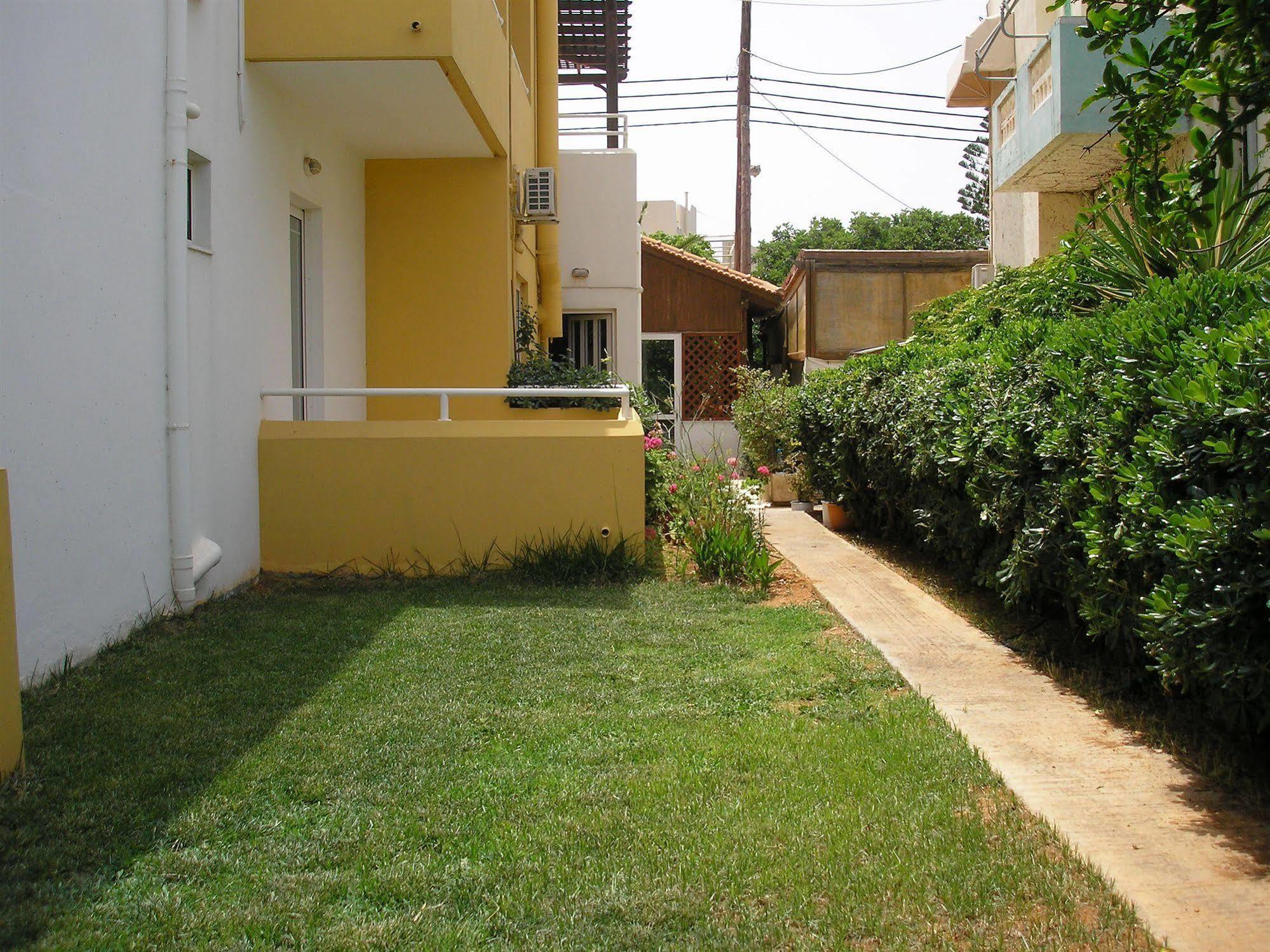 Dimitra Apartments Гувес Екстериор снимка